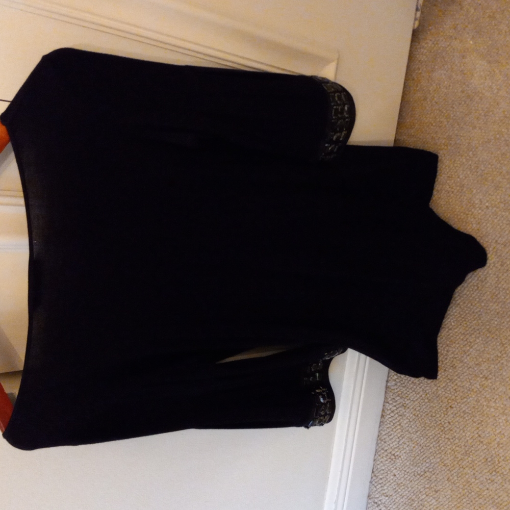 Top - Picture 2 of 2